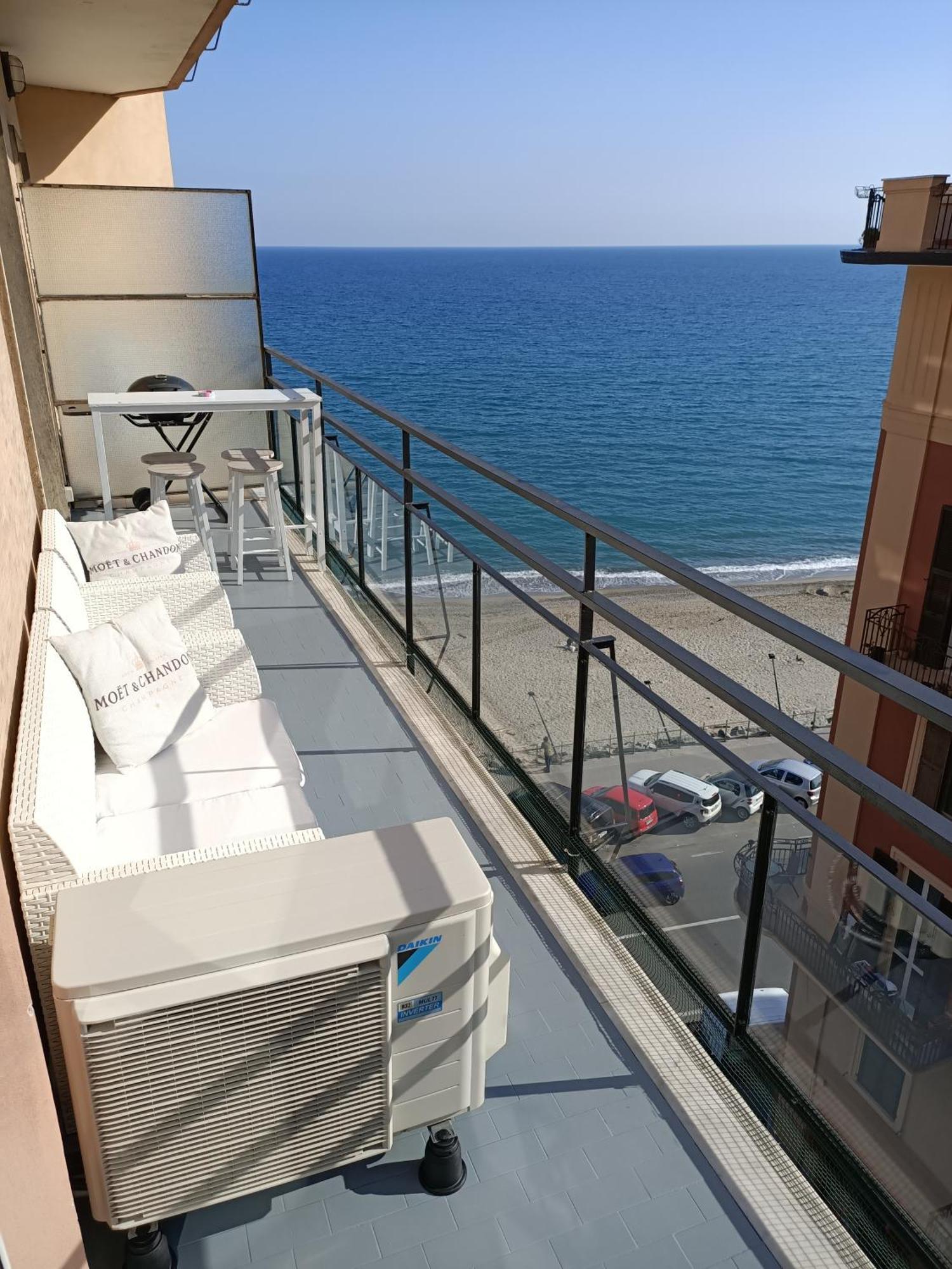Appartamento La Casa di Noemi Savona Esterno foto